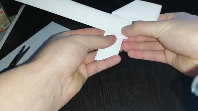 Как сделать пистолет из бумаги без клея. Оружие из бумаги. смотреть онлайн