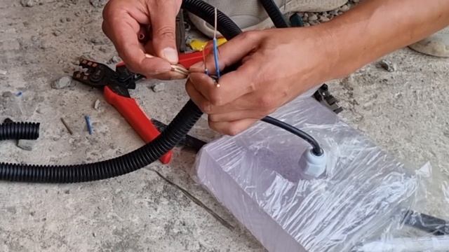 как подключить тротуарный светильник / светодиодная брусчатка. 1часть смотреть онлайн