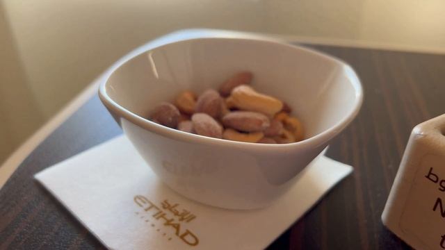 ETIHAD AIRWAYS 777 Business Class【4K Trip Report SYD-AUH】Amazing Service Onboard! смотреть онлайн