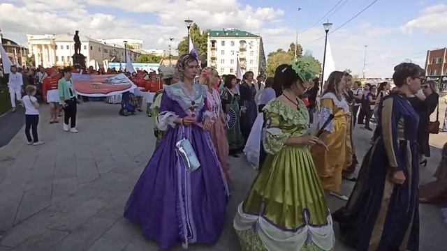Костюмированное шествие в честь дня рождения Петра Первого смотреть онлайн