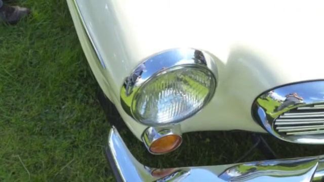 1968 Volovo P1800S up close смотреть онлайн