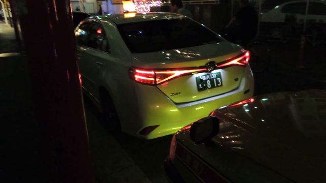 Футуристическая тойота в такси Йокохамы смотреть онлайн