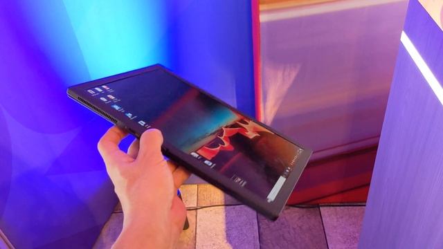 Lenovo ThinkPad X1 Fold hands-on #CES2020 смотреть онлайн