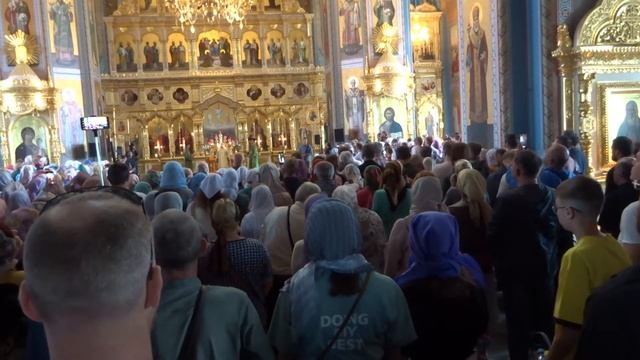 Фрагмент патриаршей службы в Спасо-Преображенском соборе Валаамского мужского монастыря смотреть онлайн