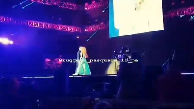 Кароль Севилья и Руджеро Паскорелли (Karol Sevilla & Ruggero Pasquarelli) песня Quedate смотреть онлайн
