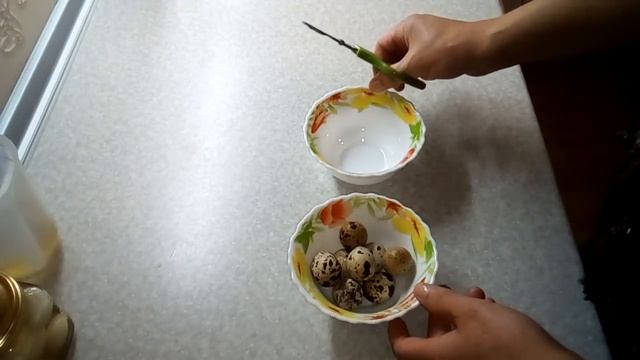 КАК ПРОСТО ЗАМАРИНОВАТЬ ПЕРЕПЕЛИНЫЕ ИЛИ КУРИНЫЕ ЯЙЦА. смотреть онлайн