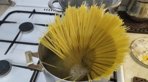 Как быстро сварить длинную лапшу спагетти