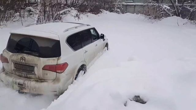 Инфинити QX зимой смотреть онлайн