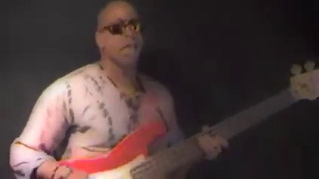 Frisky - "Shake It Sista" (Sample edit) смотреть онлайн