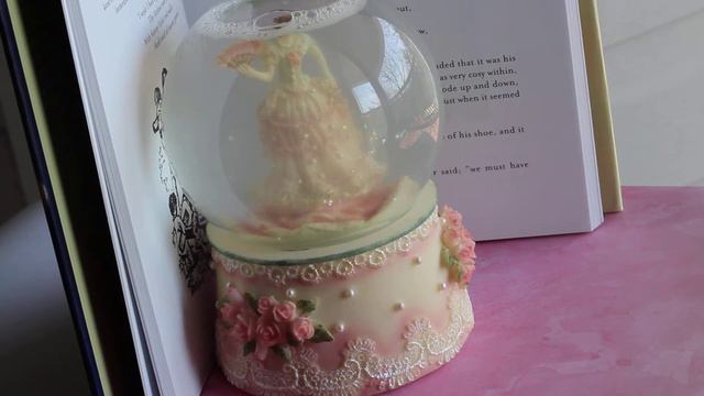 Vintage - Victorian Lady in Pink Snow Globe - Roses & Pearl - 1980s смотреть онлайн