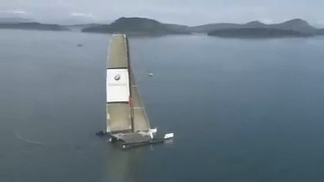 1ère navigation du trimaran BMW ORACLE avec Franck Cammas смотреть онлайн