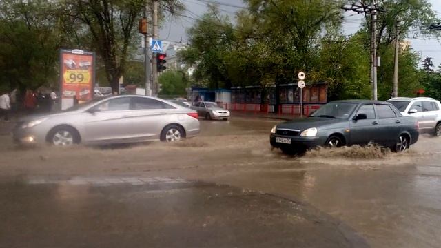 дороги Волгограда после дождя смотреть онлайн