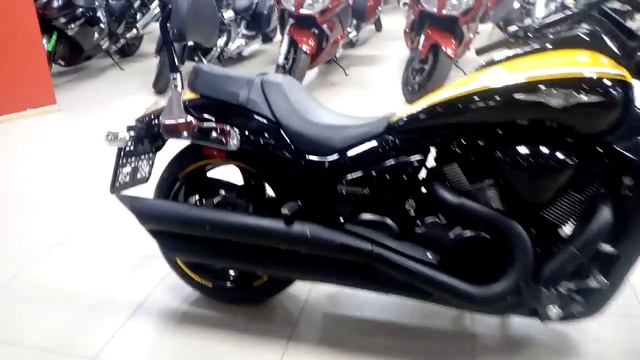 Мотоцикл SUZUKI M109 BOULEVARD BOSS арт.U76040 мотосалон Мегамото смотреть онлайн