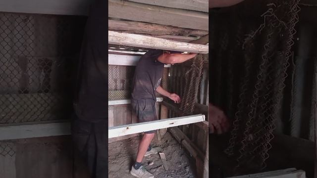 как сделать клетку для кроликов из подручных средств--how to make a rabbit cage from scrap material смотреть онлайн