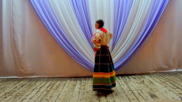 Солистка фольклорного ансамбля "Россияночка" Чеканова Валерия. г.Новомосковск, Тульская область. смотреть онлайн