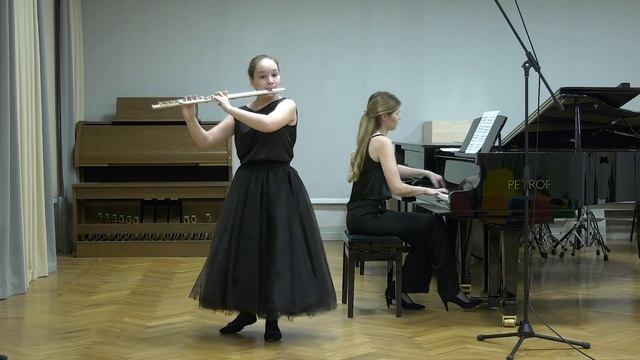 В. Цыбин "Тарантелла" Исп. Анна-Мария Абакарова (флейта), Евгения Кудоя (фортепиано) смотреть онлайн