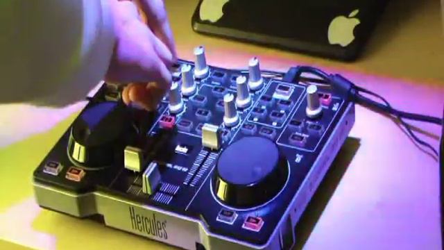 HERCULES DJ CONTROL MP3 E2 - DJ GIO IMPROVISANDO TRIBAL, TECHNO смотреть онлайн
