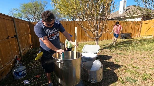 США.Сезон раков в разгаре/ Варим раков смотреть онлайн