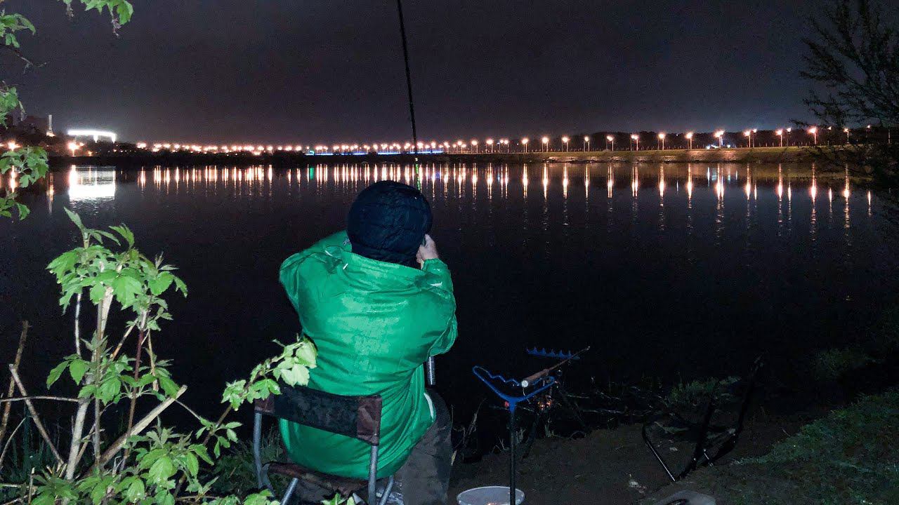 Ночная рыбалка на леща Рыбалка дождливый май смотреть онлайн