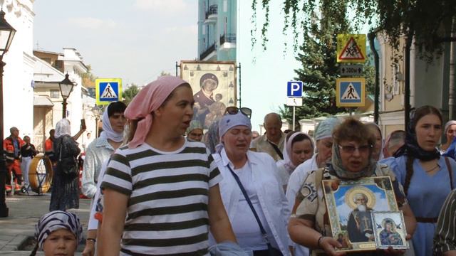 ДЕНЬ СТРАСТНОЙ ИКОНЫ БОЖИЕЙ МАТЕРИ. Крестный ход общины "За возрождение Страстного монастыря!" смотреть онлайн