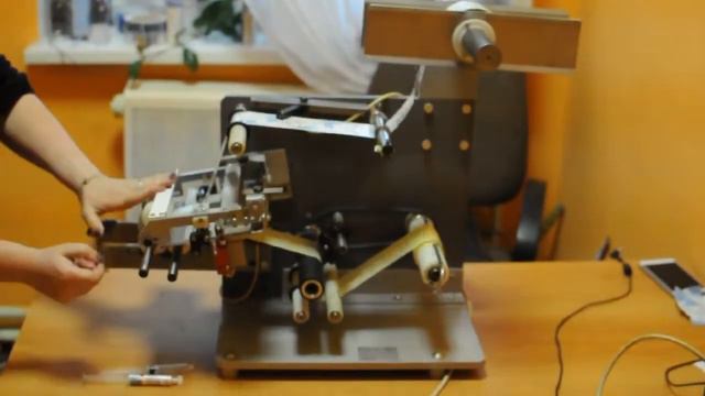 Этикетировочная машина для шприцов смотреть онлайн