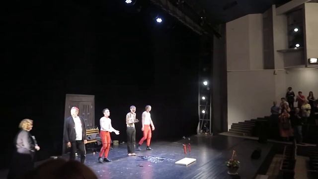 Поклоны после спектакля "Раскольников" Коляда-театр в Иваново. смотреть онлайн