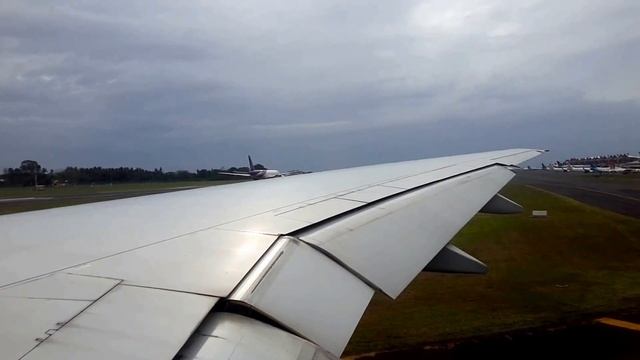 Взлет из аэропорта Денпасар (Бали). Take off from Denpasar (Bali). смотреть онлайн