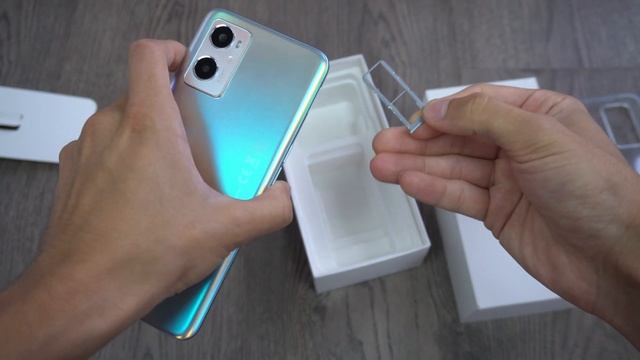 OPPO A96 - Первые впечатления и комплектация смотреть онлайн