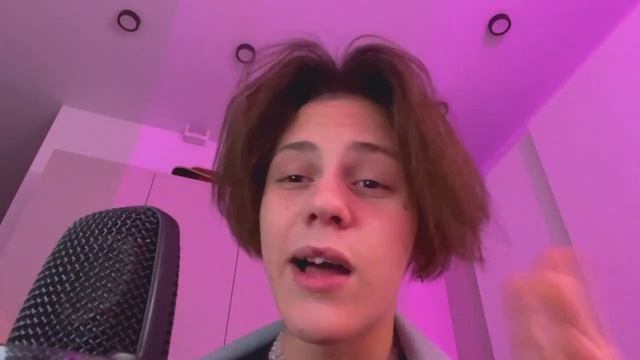 ЧТО ДЕЛАТЬ ЕСЛИ ВЛЮБИЛСЯ В ТЯНОЧКУ (даже если это ариана гранде) смотреть онлайн