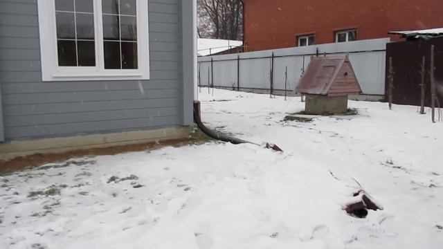 Аварийный дачник 40. Внешние наличники и входная дверь! смотреть онлайн