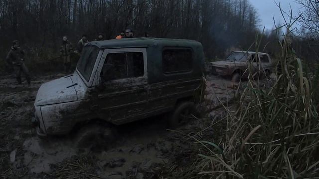 Луаз застрял в болоте, завершение выезда смотреть онлайн