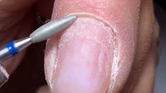 как обрезать кутикулу и наращивание в домашних условиях- Каким инструментом я срезать кутикулу? смотреть онлайн