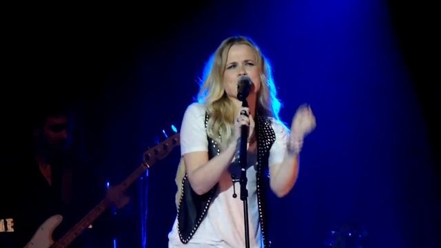 Ilse de Lange - Beautiful Distraction ( Tilburg 2011 ) смотреть онлайн