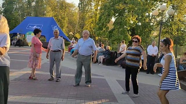 Танцуем... 04.08.23 смотреть онлайн