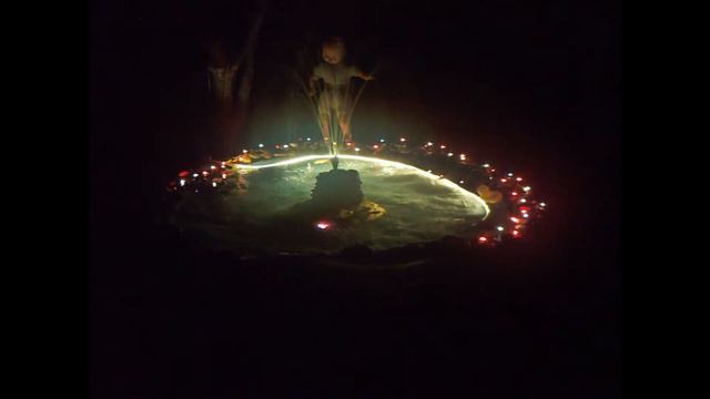 Как выглядит настоящий фонтан ночью смотреть онлайн