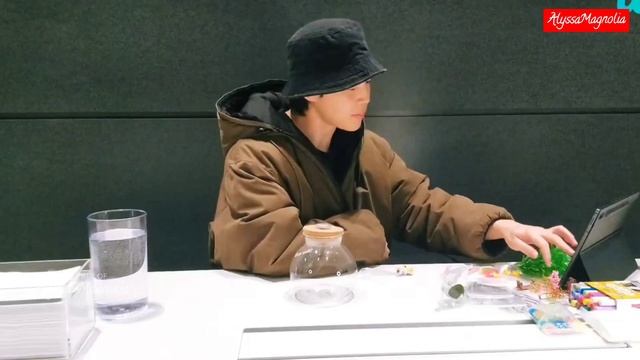Jimin New Tattoo On His Back Surprising everyone смотреть онлайн