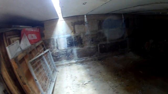 Начал кладку стен. Одноэтажный кирпичный дом, снаружи утепленный газоблоком.