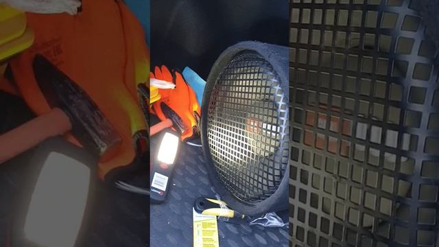 Сабвуфер JBL CS-1214T валит бас в тачку смотреть онлайн