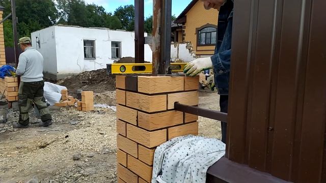 Кирпичная кладка столба. Демонтаж смотреть онлайн