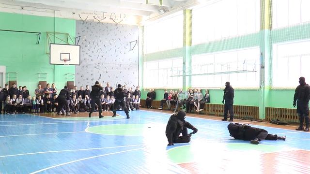 Показаnельные выступления СОБР смотреть онлайн