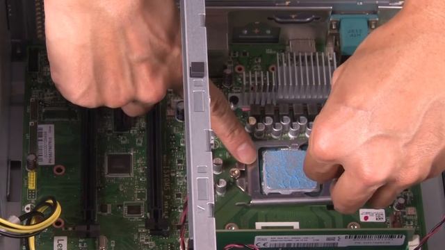 Lenovo ThinkSystem ST50 V2 installing a processor смотреть онлайн