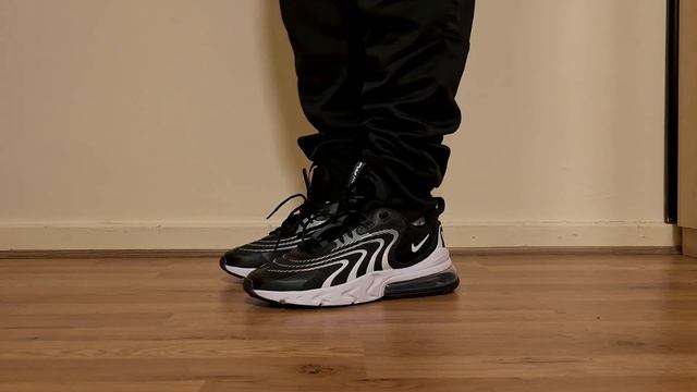 Nike Air Max 270 React ENG Black and white on foot смотреть онлайн