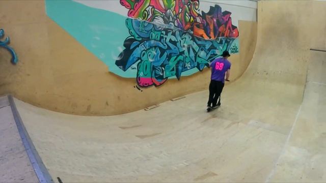 Дмитрий Купер - трюки на самокате в скейт-парке Bunny Hop. Какому трюку научить тебя? смотреть онлайн