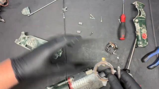 В ремонте перфоратор-старичок Metabo Bh E 6024 смотреть онлайн