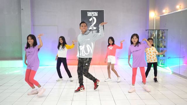 DANCE MAPOPO MBONA WAMESHA SYALALA TIKTOK COMMANDO MAVOKALI - ZUMBA SENAM UNTUK ANAK ANAK смотреть онлайн