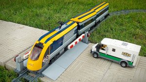 Поезда и машинки для детей - жд переезд со шлагбаумом - Детский канал