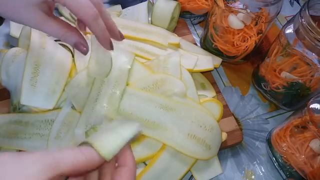 МАРИНОВАННЫЕ ХРУСТЯЩИЕ КАБАЧКИ на Зиму. Все в Шоке как Это Красиво и Вкусно! смотреть онлайн