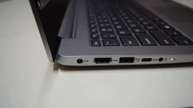 Lenovo IP 330s Laptop- The Best Ultrabook of 2018? смотреть онлайн
