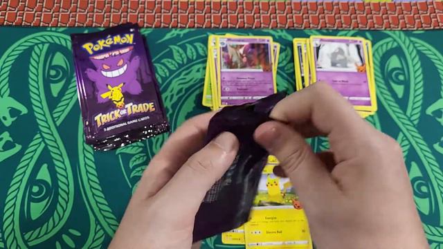 Pokémon Trick or Trade - First Look and Pack Openings- Red Bandana Gaming смотреть онлайн