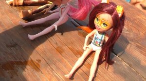 Enchantimals в Бассейне / Куклы Энчантималс купаются с Катей / Pretty Katy Queen